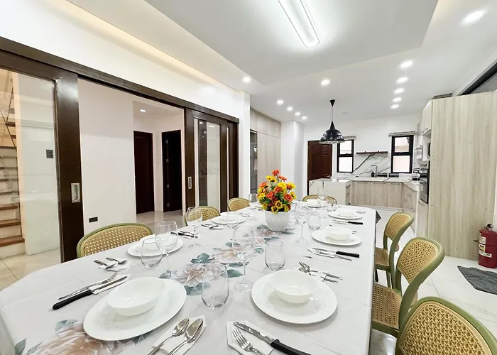 Halika & Capitolo Events Place Near Bgc * Manila
